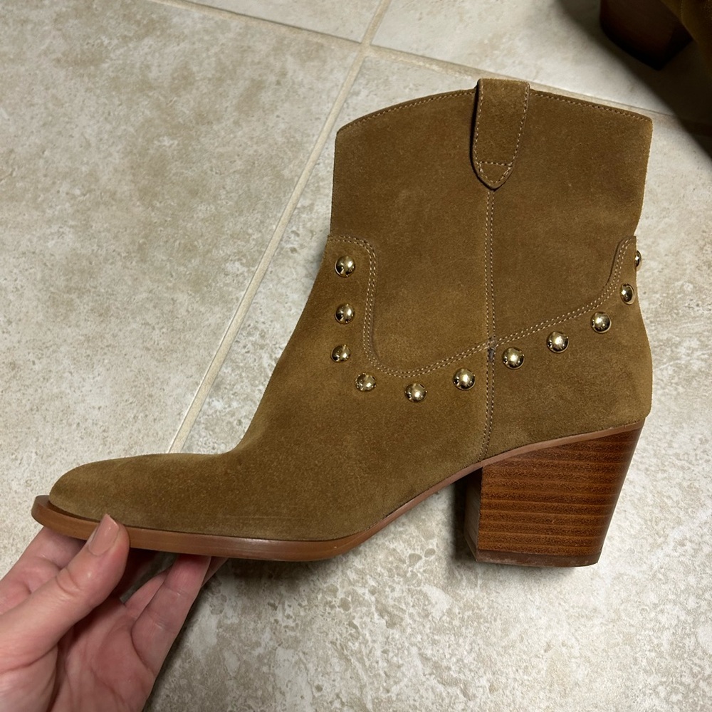 ❌❌SOLD❌❌NEW Coach Paline Suede studded bootie - Picture 3 of 11